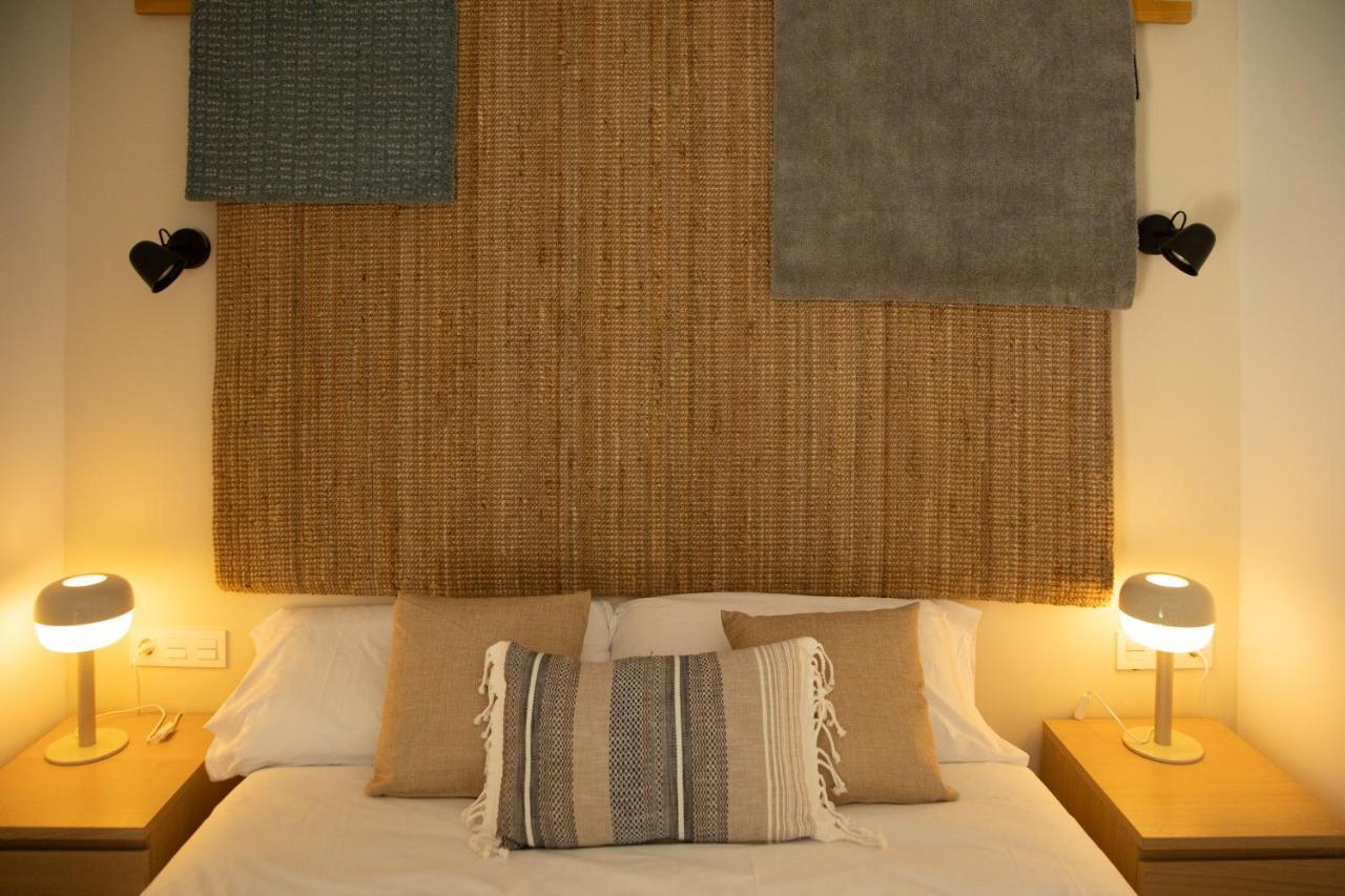 Hotel Los Alamos Boutique Пласенсия Екстериор снимка