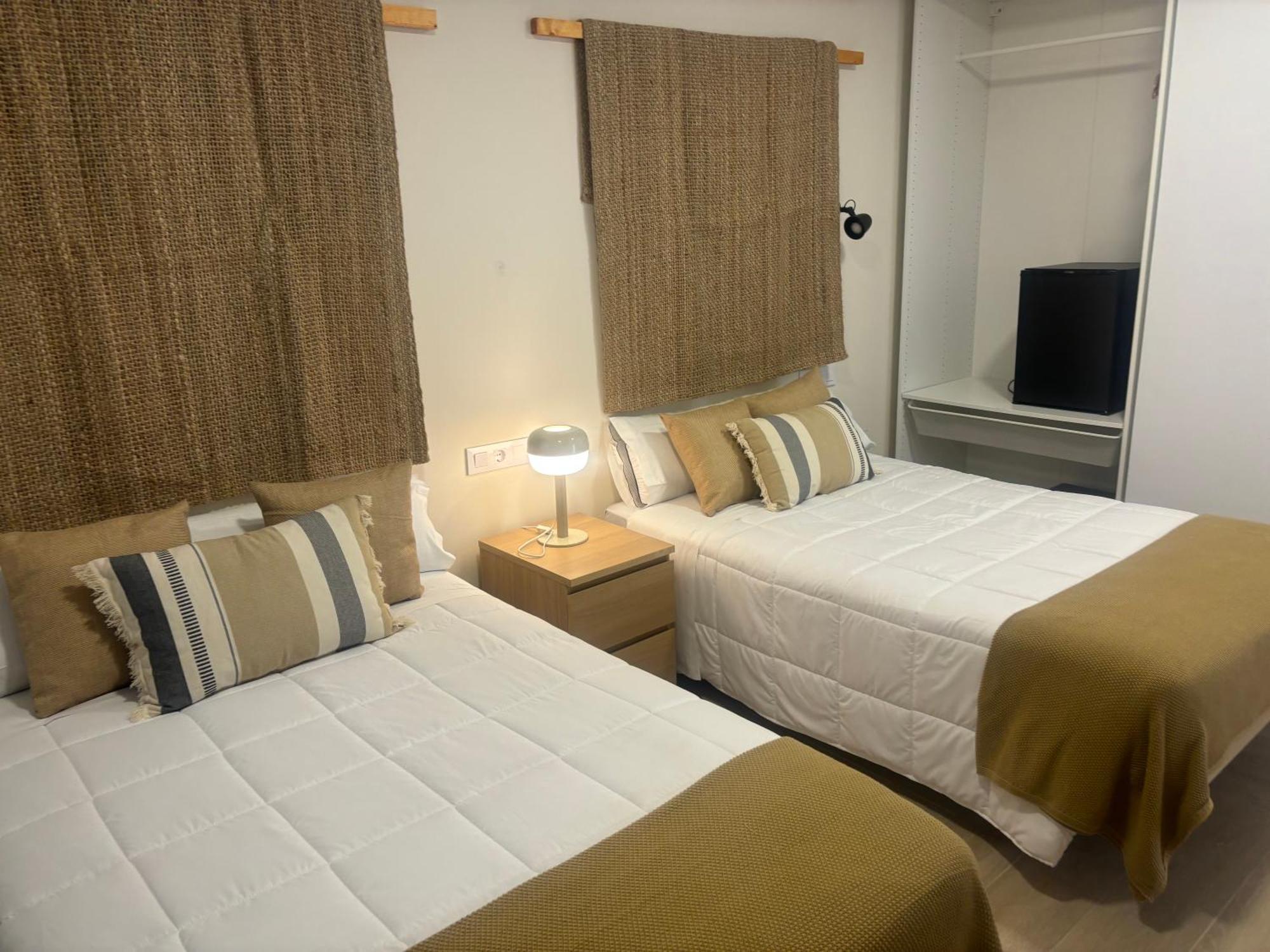 Hotel Los Alamos Boutique Пласенсия Екстериор снимка