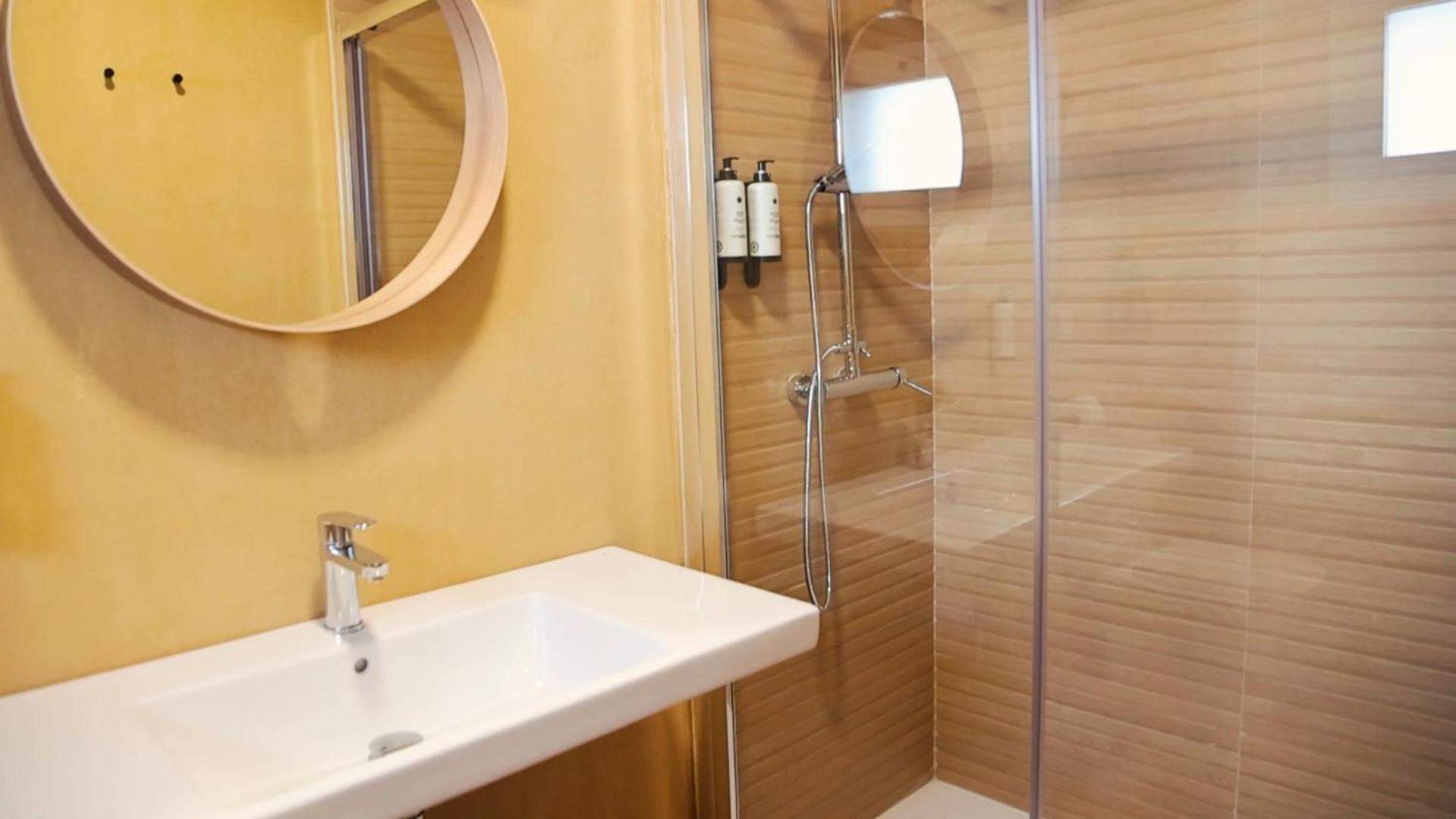 Hotel Los Alamos Boutique Пласенсия Екстериор снимка