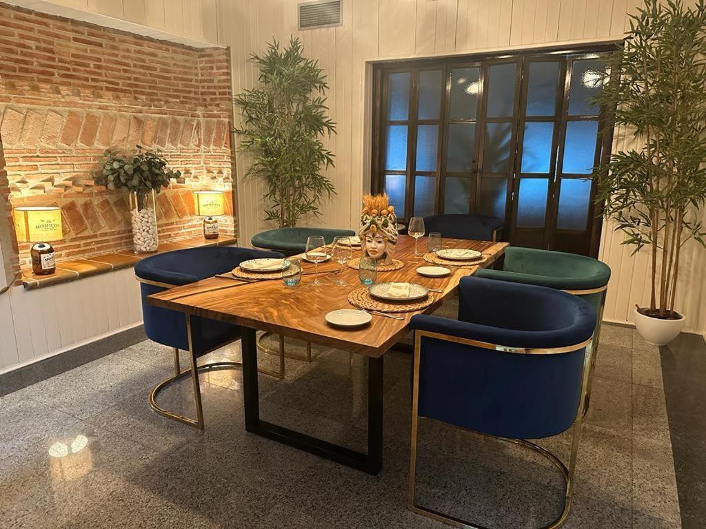 Hotel Los Alamos Boutique Пласенсия Екстериор снимка